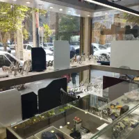 اجاره مغازه دو نبش خیابان شریف واقفی با ویترین