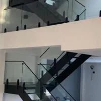 نرده استیل شیشه‌ای مدرن