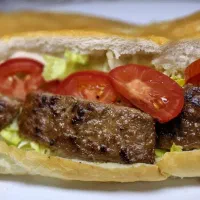 به یک آشپز ساندویچ و آشپز غذای سنتی نیازمندیم|استخدام خدمات فروشگاه و رستوران|مشهد, کلاهدوز|دیوار