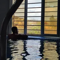 آموزش شنا خصوصی و ماساژ