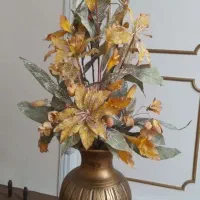 مقداری گل تزیینی و رومیزی ایستاده|گل مصنوعی|ارومیه, |دیوار