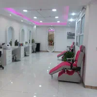 ناخنکار حرفه ای و مژه کار حرفه‌ای و دستیار لایتمو