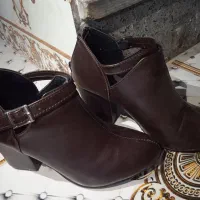 کفش سایز 38