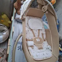 تخت کنارمادر و گهواره برقی