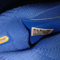 کفش|ورزش‌های توپی|قرق, |دیوار