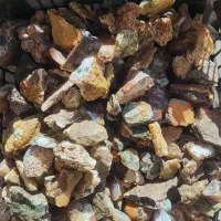 یه سبد سنگ شجر بهاری دستچین شده