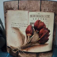 تابلوهای بزرگ باابعادمختلف یکی چراغ داریکی نقاشی..