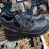 کفش کار سایز ۴۲ نو|کیف، کفش، کمربند|اقبالیه, |دیوار