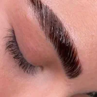 لیفت ابرو و مژه کاشت مژه طبیعی تا مگاوالیوم