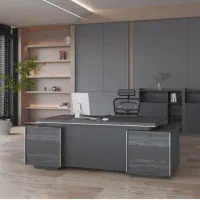 خانم جویای کار