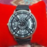 ساعت کاملا نو