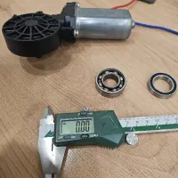 طراح صنعتی آقا یا خانم