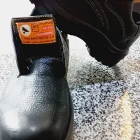 کفش کار و ایمنی سایز ۴۴|کیف، کفش، کمربند|جهرم, |دیوار