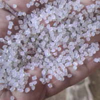 کارگر ماهر در تولید و دوخت نایلون
