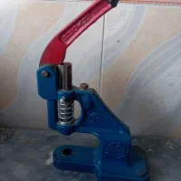 دستگاه دکمه زن