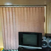 پرده متحرک سالم بدون ایرادوپرده ثابت  وتلوزیون