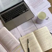 پایان‌نامه و مقاله با ساختار علمی قابل دفاع