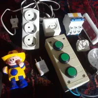 فروش مقداری وسایل اجتماعی