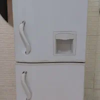 موتور یخچال  کاملا سالم. بدنش هم تمیزه.