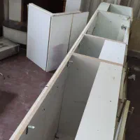 تعدادی لوازم چوبی و کابینت