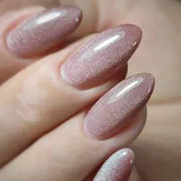 خدمات کاشت ناخن و آموزش با ۸سال سابقه ی کاری