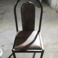 ۱عددچوب لباسی و۲عددصندلی فلزی