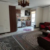 به یک نفر جهت نظافت منزل و آشپزی