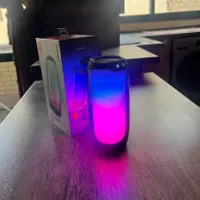اسپیکر اصلی jbl pulse 4 در حد نو|پخش‌کننده همراه|اصفهان, برازنده|دیوار