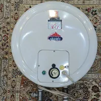 آبگرم کن برقی دیواری داودی ۱۵ لیتر