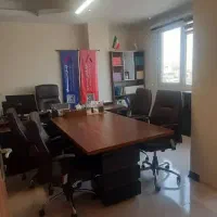 ۲۱۰ متر ۴ اتاقه دارای حیاط و ۹۰ متر انباری اختصاصی