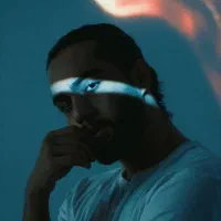 کنسرت حامیمVIP ردیف جلو صندلی های وسط( گران نخرید)