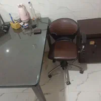 میز وصندلی وکنسول کشو دار