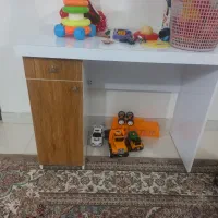 میز تحریر|میز تحریر و کامپیوتر|گلبهار, شهر جدید گلبهار|دیوار