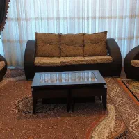 مبل و راحتی به همراه میز عسلی