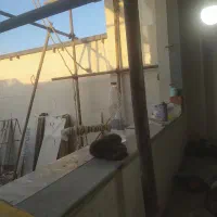 به یک کارگر ساده برای کاشی وسنگ