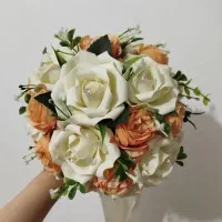 گل عروس|گل مصنوعی|قم, شاه ابراهیم|دیوار