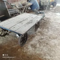 یک عده گاری و فرغون