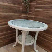 میز پلاستیکی ارتفاع حدود ۹۰   و قطر ۹۰