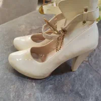 کفش مجلسی پاشنه دار زنانه|کیف، کفش، کمربند|اندیشه, اندیشه فاز ۱|دیوار