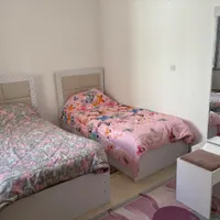 تخت خواب یک نفره،آینه قدی، میز آرایش،تشک|تخت و سرویس خواب|تهران, ابن بابویه|دیوار