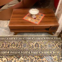 تخت سنتی و میز وسط مبل