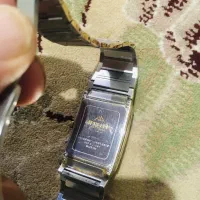 ساعت اپلا سوسیسی|ساعت|اهواز, زردشت|دیوار