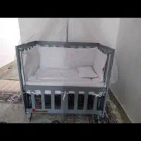 تخت کنارمادر