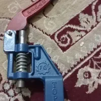 پرس دکمه زن