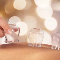 حجامت بانوان توسط همکار خانم