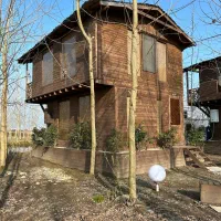 حسش زیاد است و خرجش کم