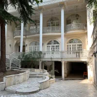 700متر-زمین-500متر-بنا-ویلا-دربستی-استخردار