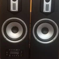 یک جفت اسپیکر DANCE