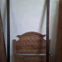 تخت چوبی و فلزی