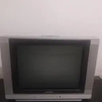 تلویزیون و میز